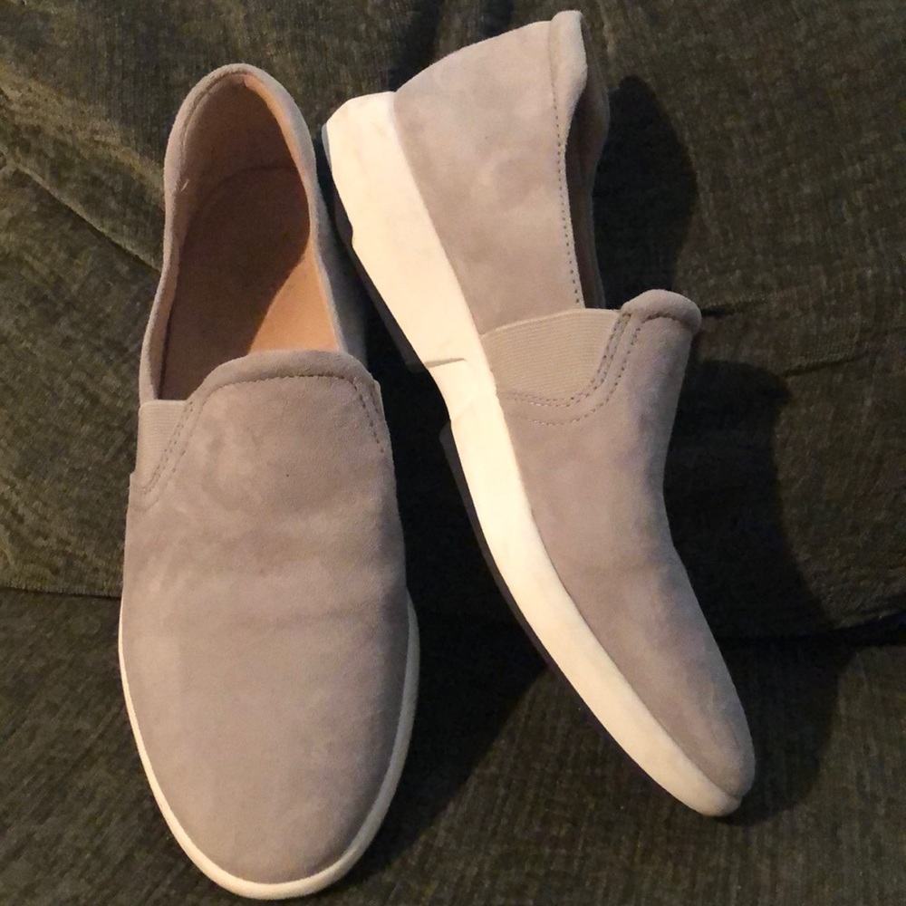 27 Edit dove great suede loafers Size 10